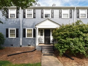 Building Photo - Spacious 2-Bedroom Apartment in Prime Winston-Salem Location