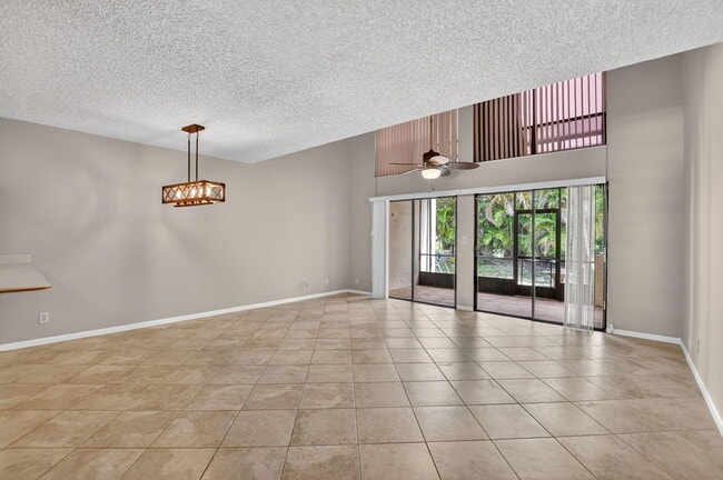 Building Photo - 243 NW 45th Ave