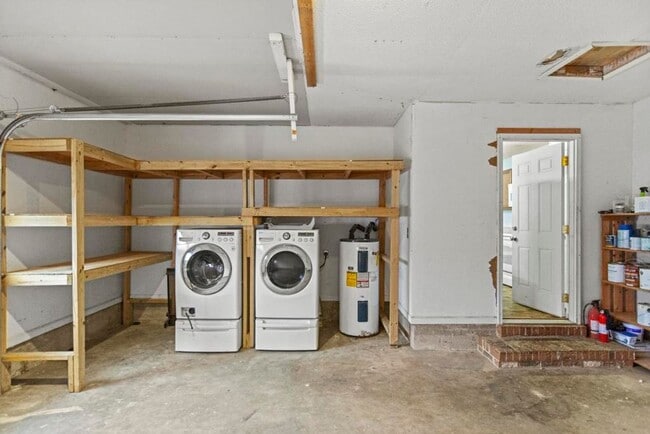 Building Photo - Cul-de-Sac Homesite!