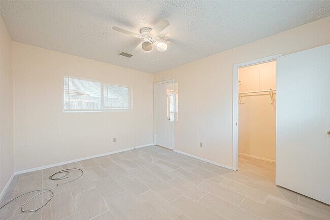 Building Photo - 830 Kenforest Dr