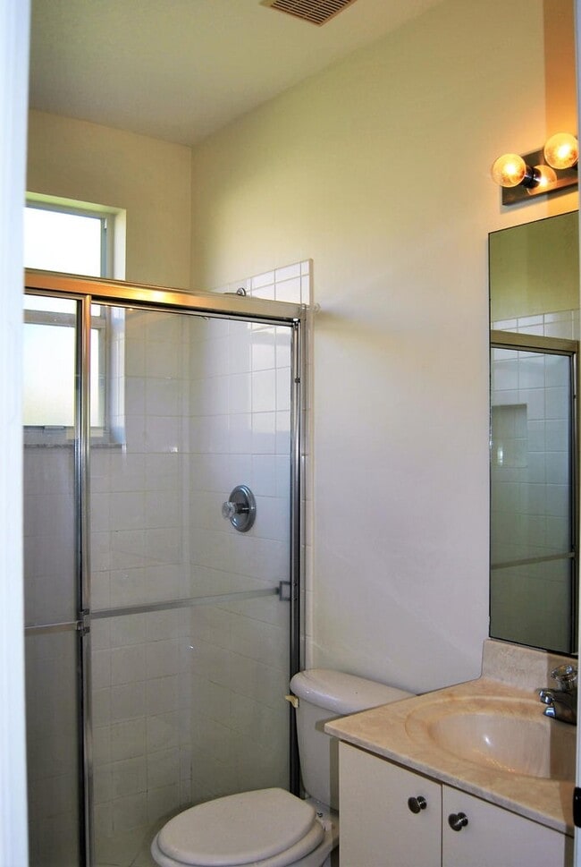 Building Photo - 2926 E Fontana Ct