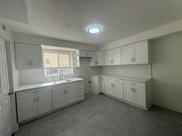 Kitchen area - 12729 S Sangamon St