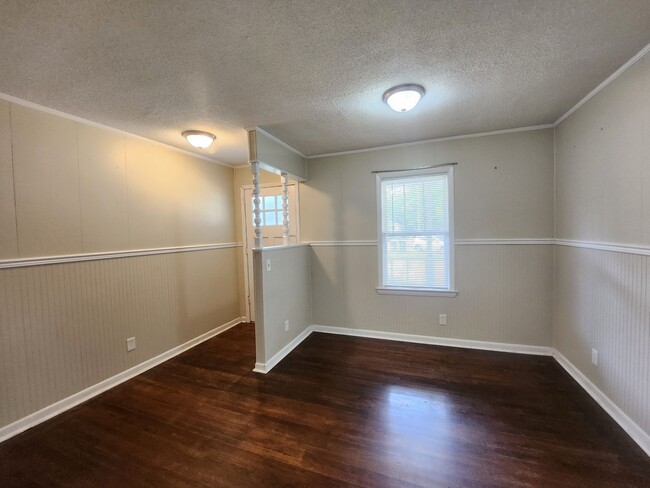 Building Photo - 110 Ruberia Ave