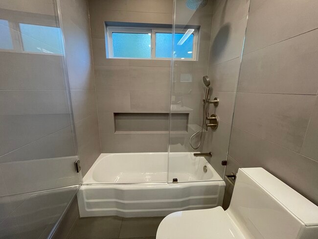 Building Photo - 36 Redwood Ave