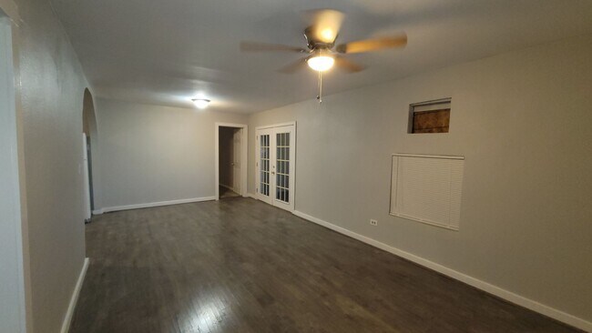 Building Photo - Recently remodeled 2 Bedroom 2 Bathroom