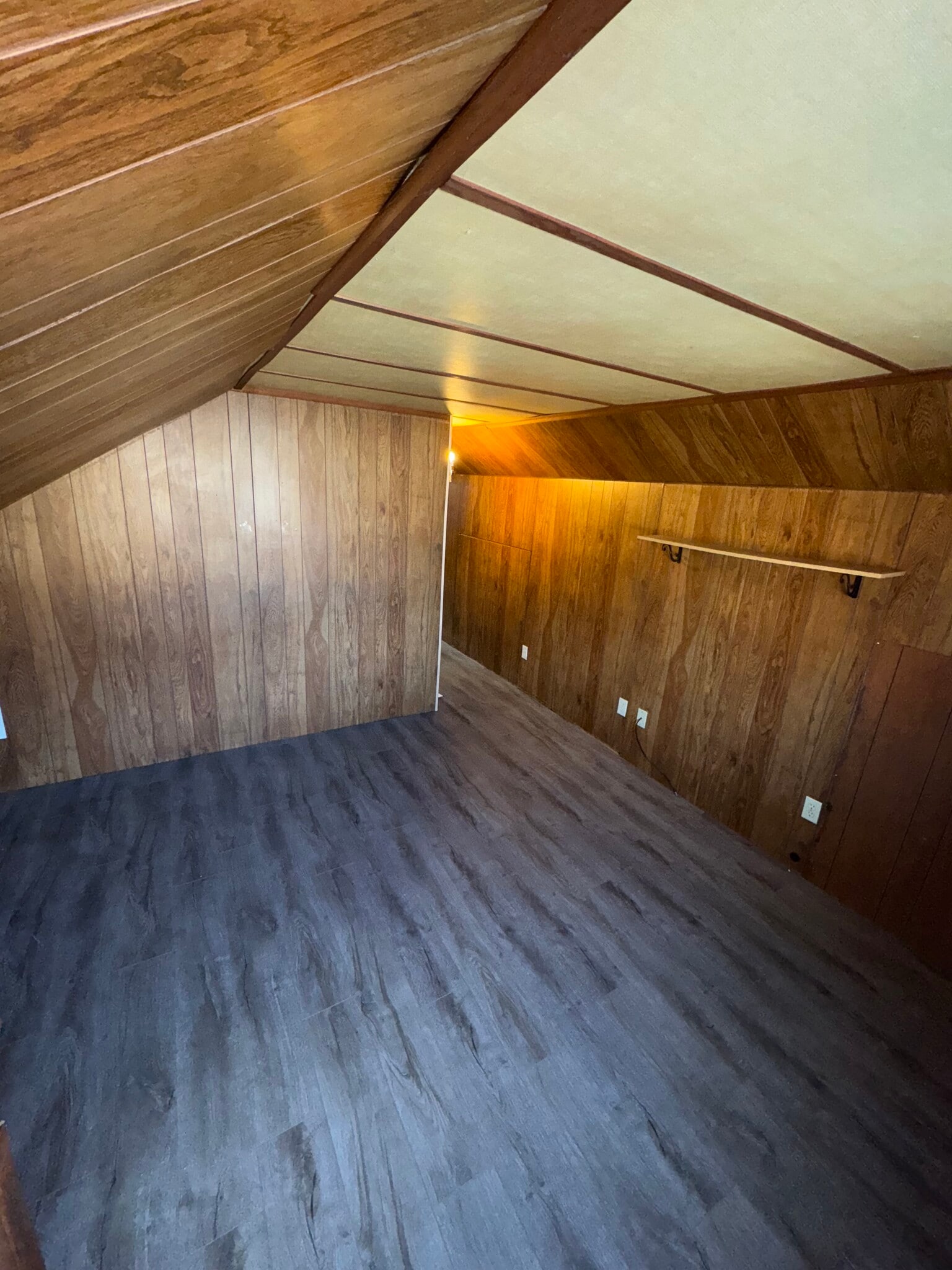 4th bedroom 2nd floor - 1019 Romayne Ave