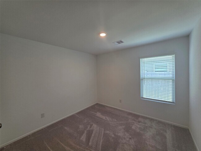 Building Photo - 314 Riverwood Village Ln