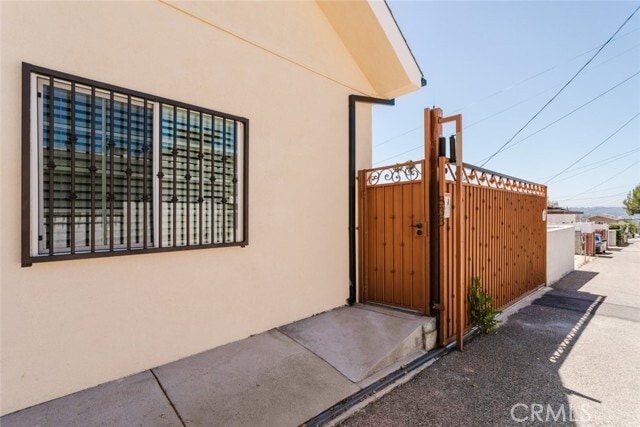 Building Photo - 833 E Verdugo Ave