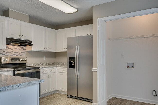 Building Photo - 2719 Davis Mill Rd