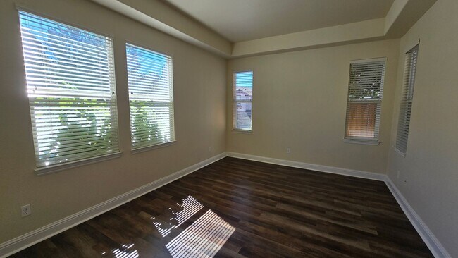 Building Photo - 2205 Heavenly View Trail