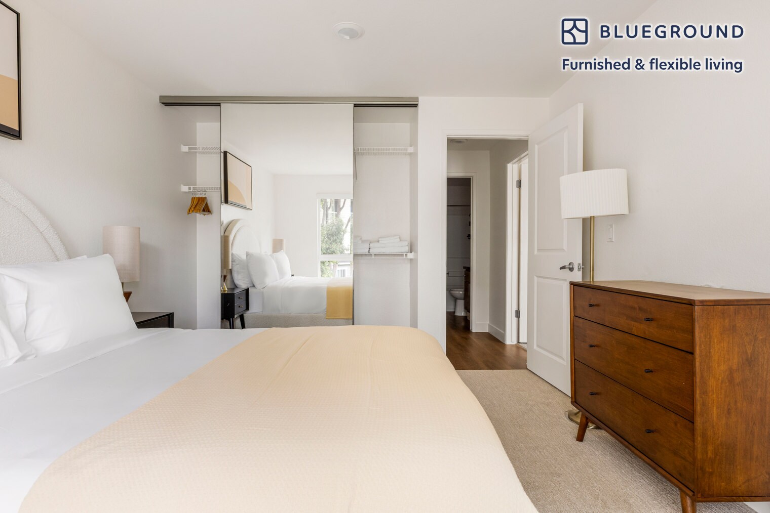 Building Photo - 600 Park View Dr