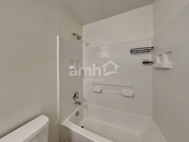 Building Photo - 12529 Patnoe Dr