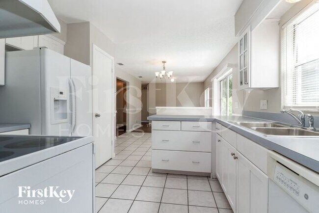 Building Photo - 1007 Park St