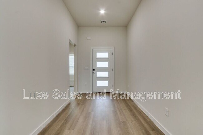 Building Photo - 8305 NW 163rd Ter