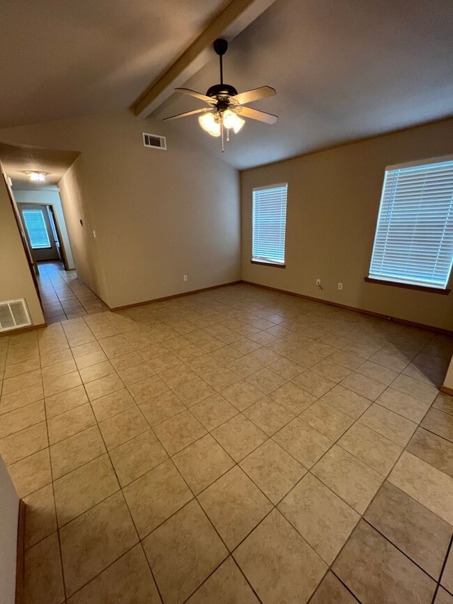 Building Photo - 2016 Plum Creek Ln