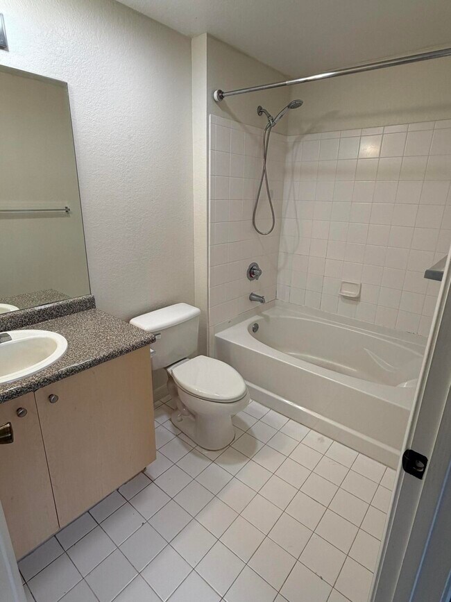 Building Photo - 270 Crestwood Cir