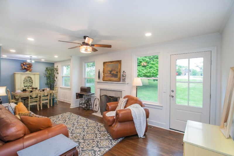 Building Photo - 2314 Deerwood Rd