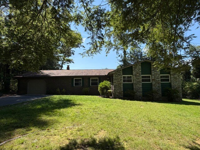 Building Photo - 609 Pineland Rd