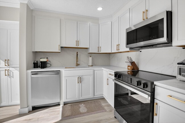 Building Photo - 7455 Glendevon Ln