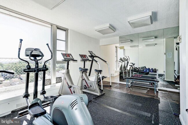 Building Photo - 1830 Columbia Pike