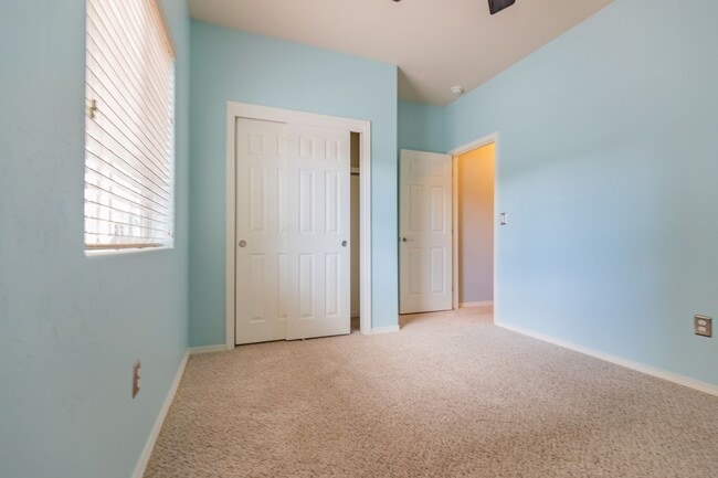 Building Photo - Inviting 4 Bed 2 Bath Home - Solar Panels & In The Golf Course Area!