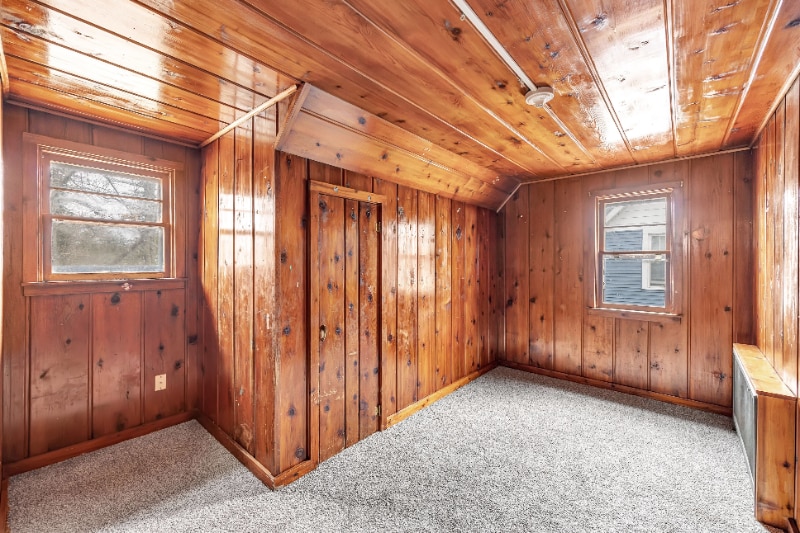 Building Photo - 105 N Metonga Ave