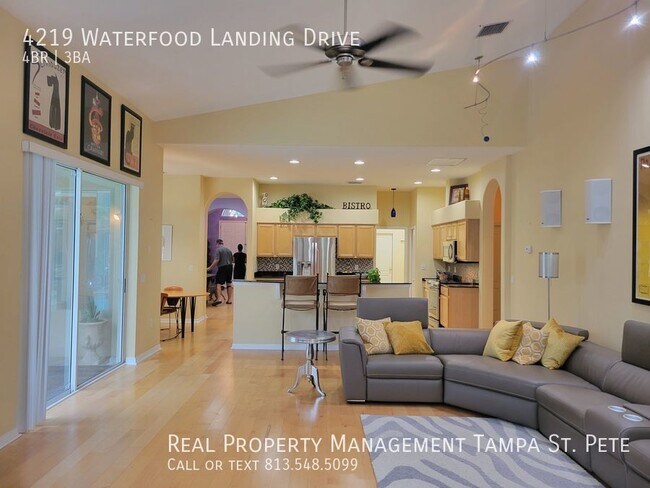 Building Photo - ***LUXURY LUTZ HOME