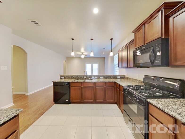 Building Photo - 2048 Cone Flower Dr