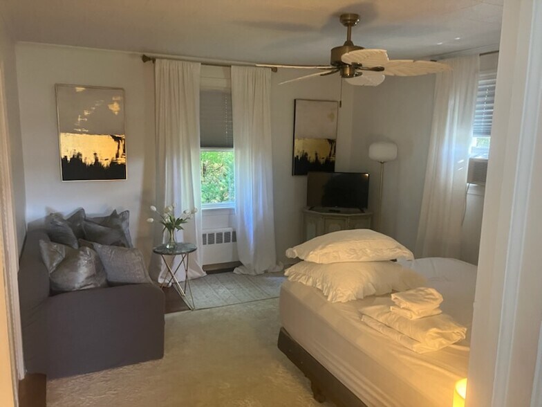 Building Photo - 56 Anthony Rd