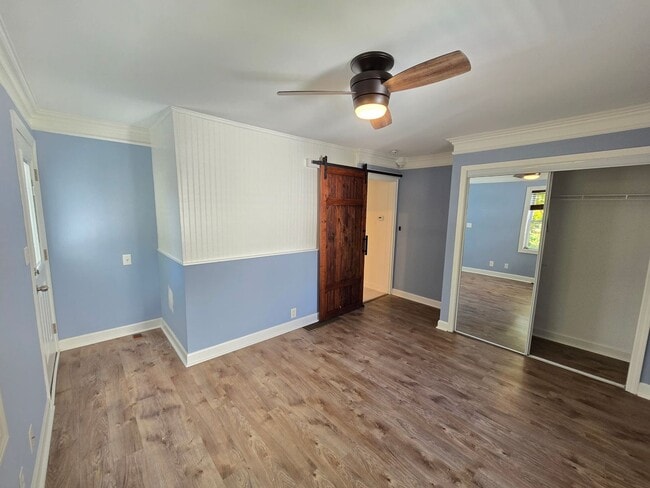 Building Photo - Charming Elevated 1-Bedroom Home Near Rive...