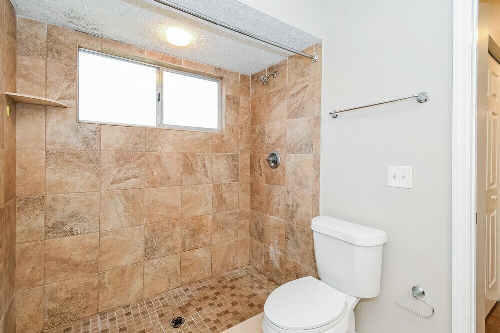 Building Photo - 11130 Losco Jct Dr S