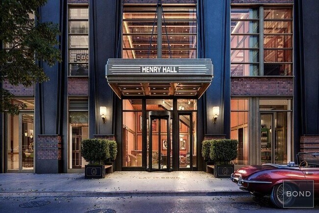 Building Photo - 515 W 38th St