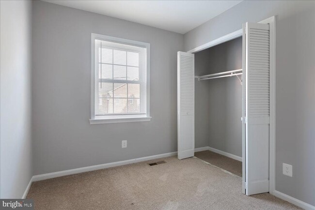 Building Photo - 9860 Hagel Cir