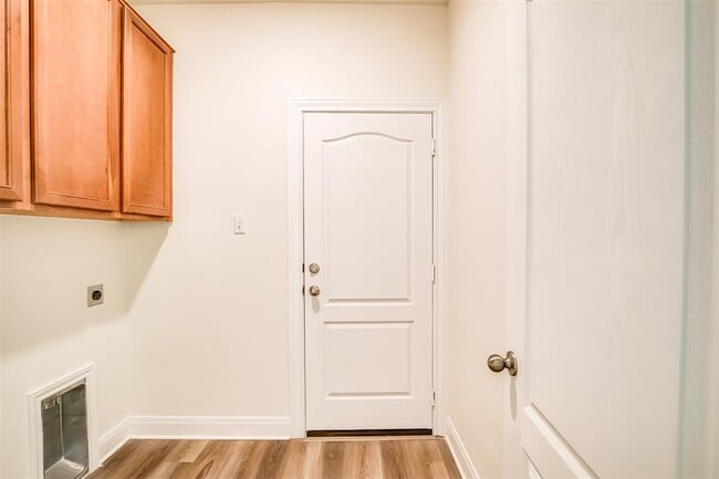 Building Photo - 3722 Apulia Ln