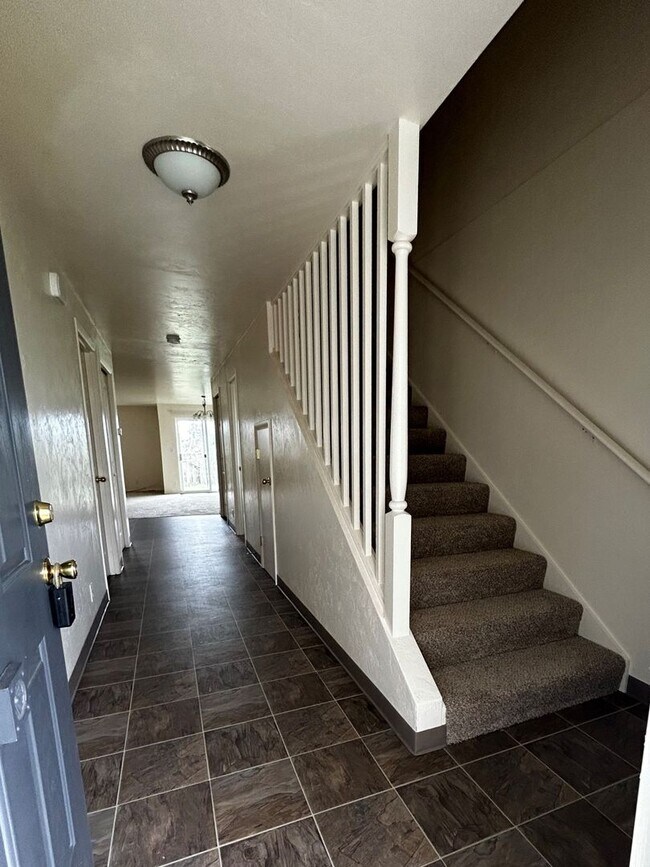 Building Photo - 858s9