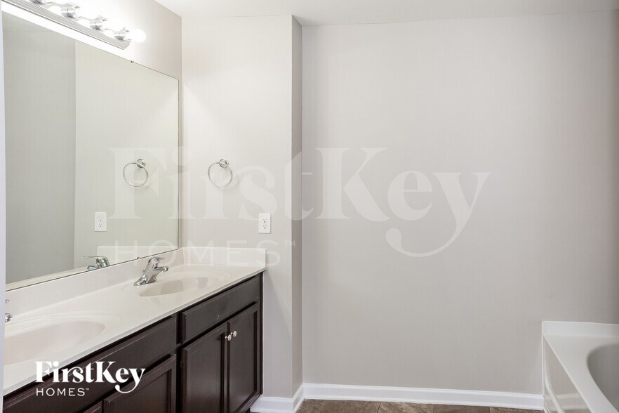 Building Photo - 4203 Long Arrow Dr