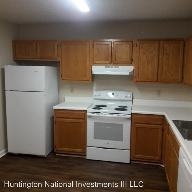 Building Photo - 350 WI Pkwy