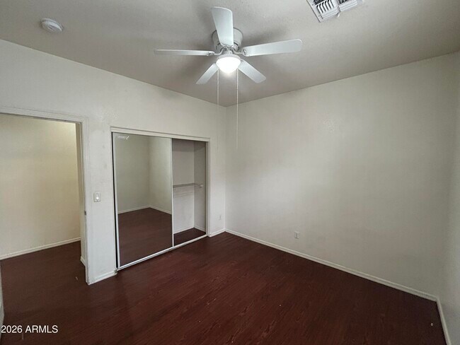 Building Photo - 2202 W Carter Rd