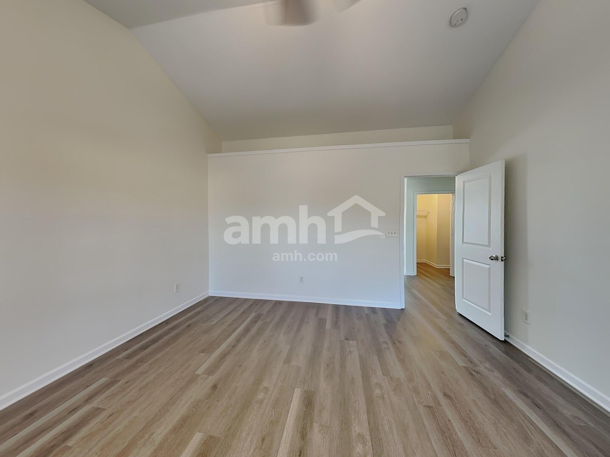 Building Photo - 6102 Lighted Way Ln