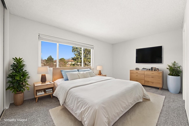 Building Photo - 3BR Townhome in Aurora | Private Yard, Covered Parking & Community Pool