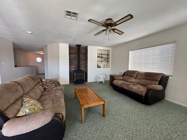 Building Photo - 2834