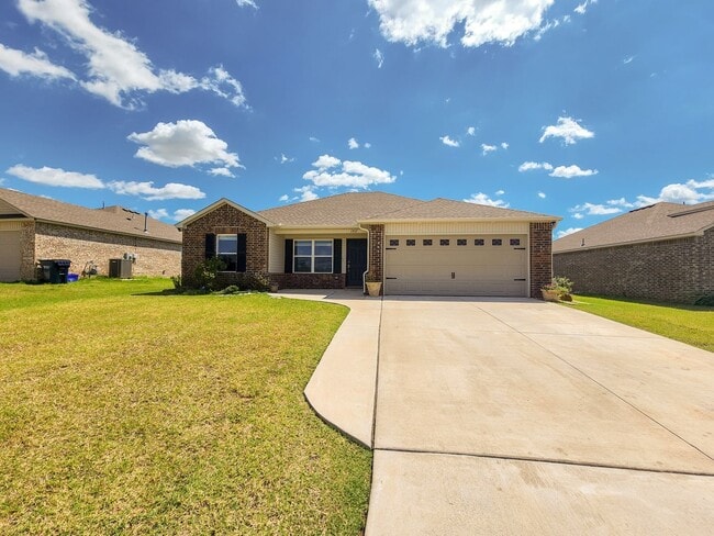 Building Photo - 3 bed, 2 bath home in Shawnee!