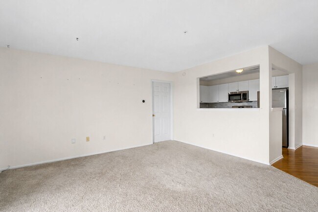 Building Photo - 1636 King Ct