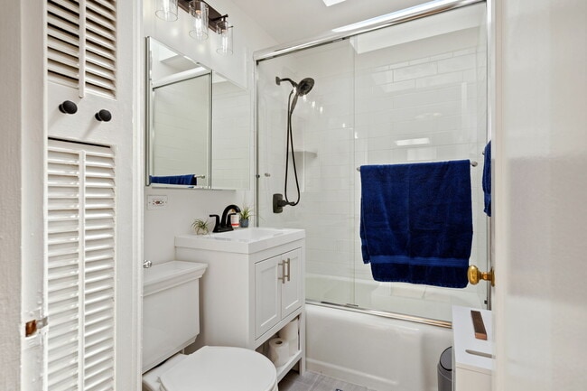 Building Photo - 232 Nevada St