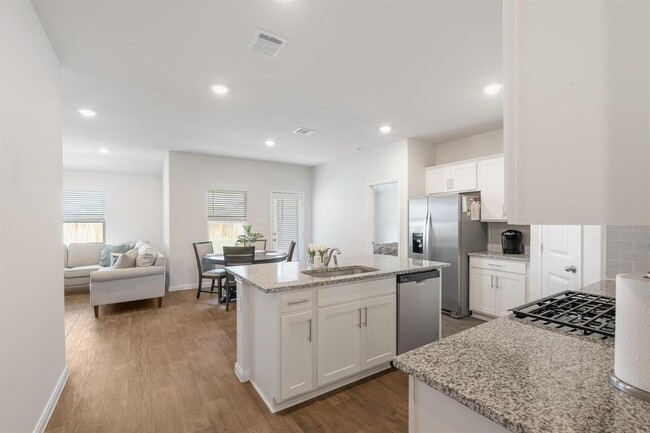 Building Photo - 205 Bethpage Dr