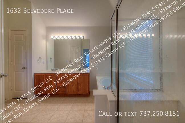 Building Photo - 1632 Belvedere Pl