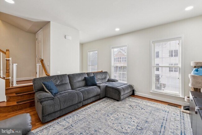 Building Photo - 2205 Greywing St