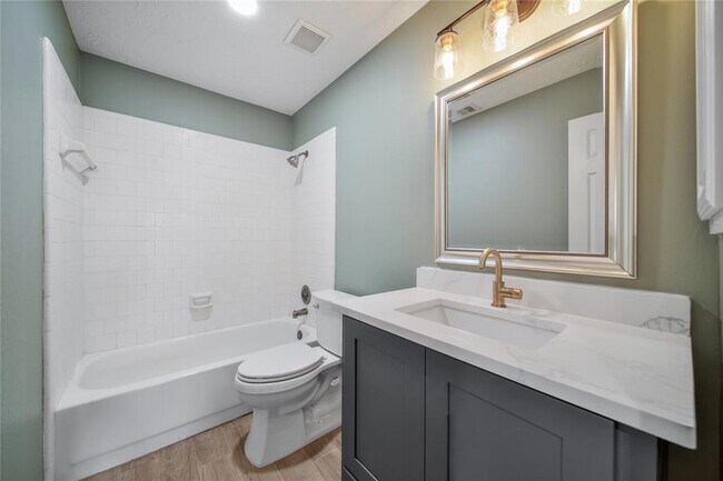 Building Photo - 14127 Highcroft Dr