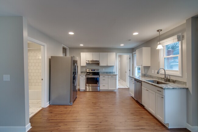 Building Photo - 517 Walnut St