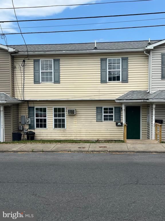 Building Photo - 414 N High St